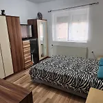 Beke Szigete Nyaralo 根尼斯迪亚斯